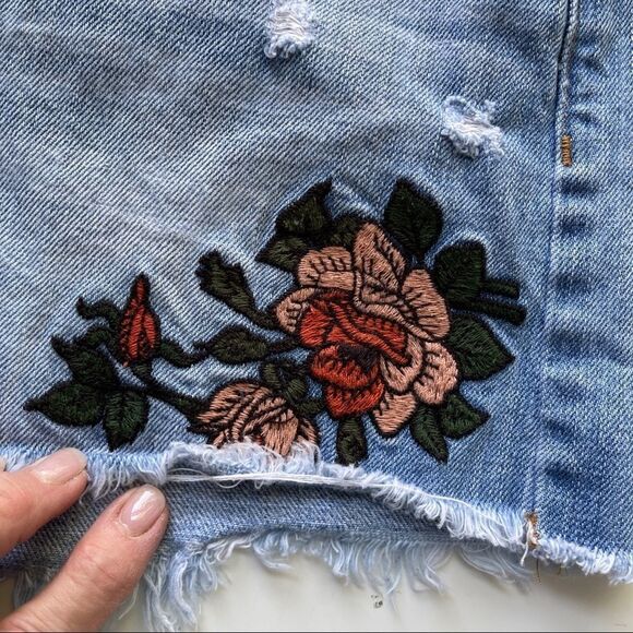 Flying Monkey Rose Embroidered Denim Bootie Shorts - 26 - Picture 5 of 11